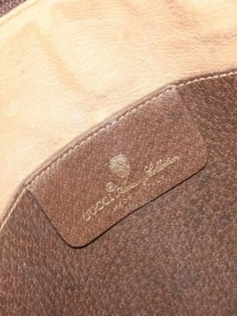 Gucci brand	gucci color	beige